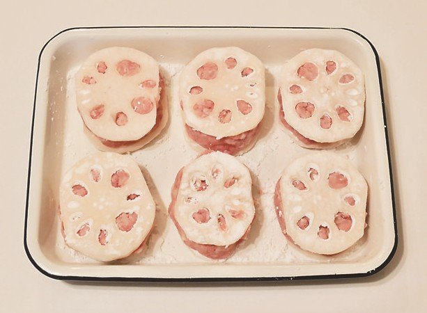 片栗粉をまぶし形を整える