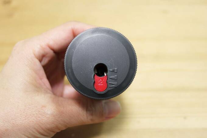 TSUNAGOを持つ真上