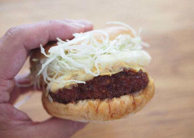 とろ~り月見チーズの和風カツバーガー