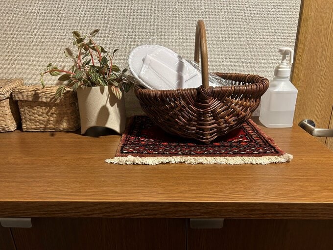 玄関の使い捨てスリッパ