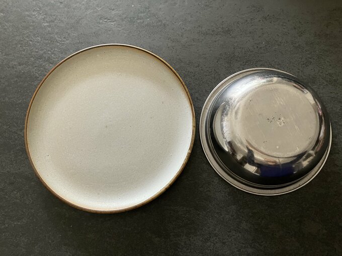 ケーキ用の回転台として代用するもの