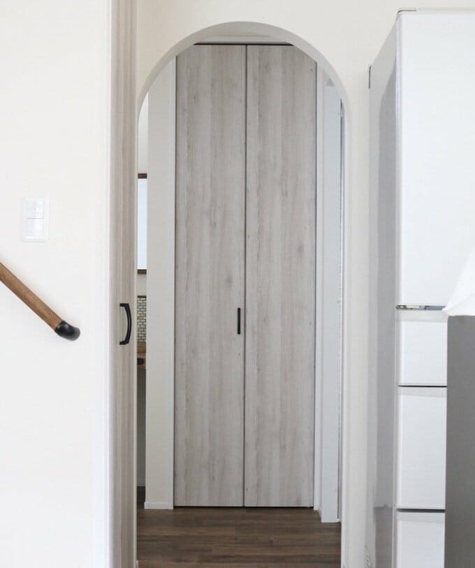 脱衣所収納ドア閉め