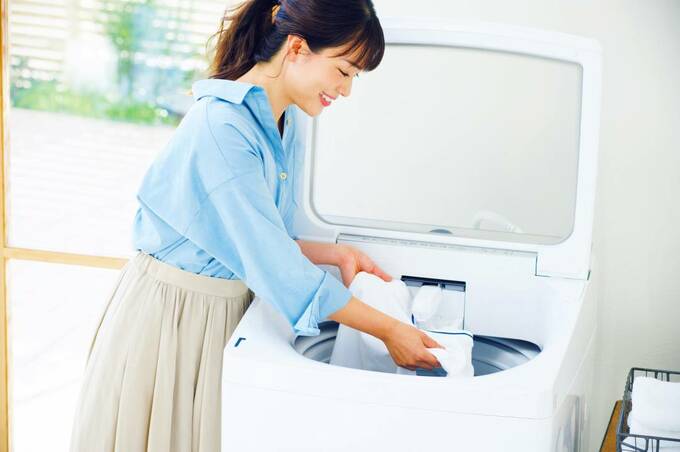 汚れを確認する様子