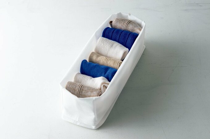 ケースに衣類収納