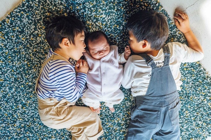 ラグでゴロゴロ