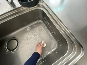 40代で「夜のキッチン掃除、やめました」。心も体もホッとラクに