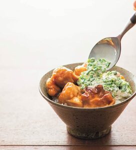 山本ゆりさん作！レンチンでつくる照り焼きチキンネギマヨ丼