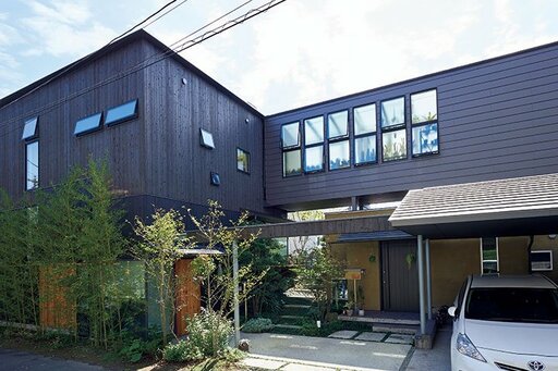 2棟をつなぐブリッジ