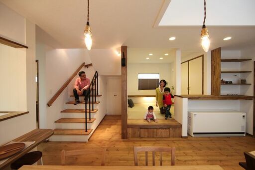 リビング階段はベンチがわりにも