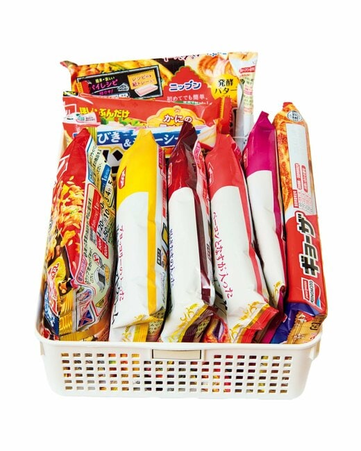 カゴに収納された冷凍食品