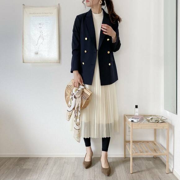 Guから最旬 紺ブレが登場 金ボタン ダブルで高見え Esseonline エッセ オンライン