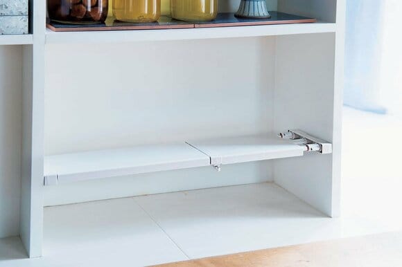 突っ張り棒で棚を増やす