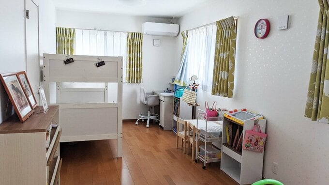 3歳差の三姉妹の子ども部屋は10畳一間