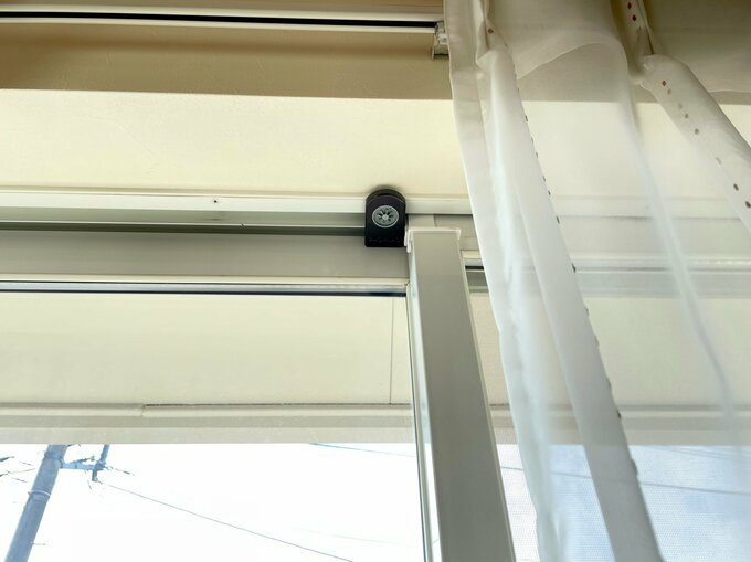 上のサッシにも設置可能