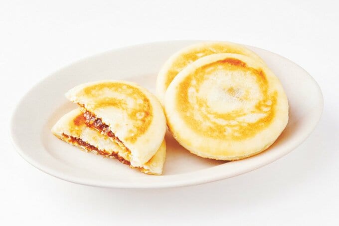 お皿に盛りつけられたホットク