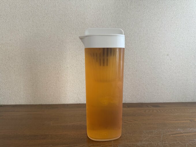 横置きできる ストレーナー付き冷水筒