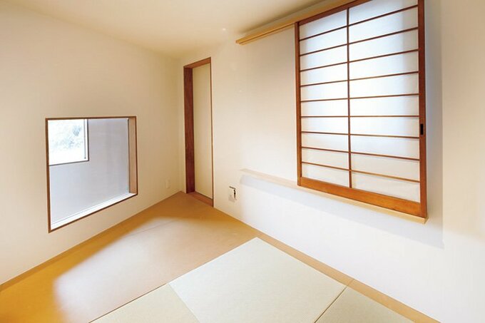 寝室として使われている2階の和室