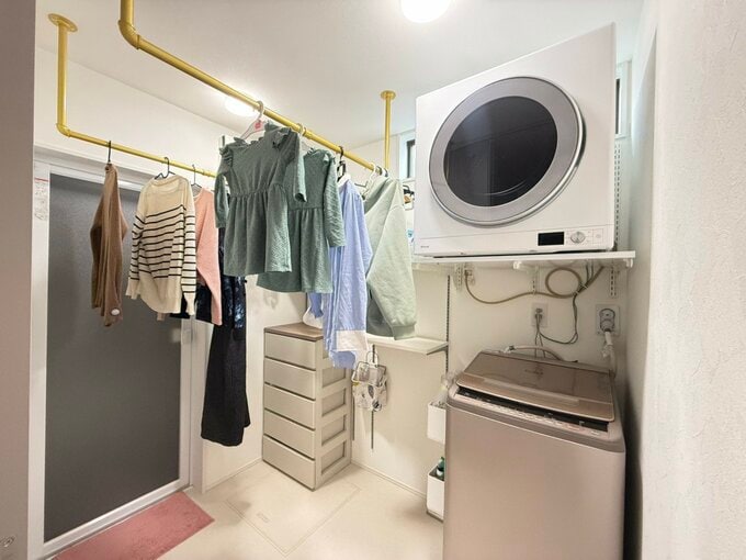 洗濯物を干したランドリースペース