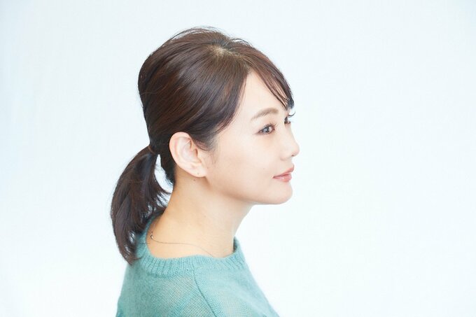 後頭部にボリュームがあるひとつ結び