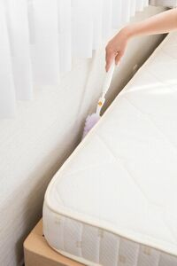 ベッドと壁の隙間