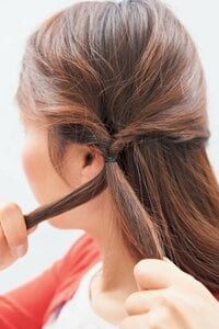 プチ“くるりんぱ”でゆるハーフアップ3