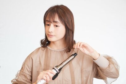 40代、アイロンで髪を巻くときのポイント3つ。直毛さんでも断然変わる