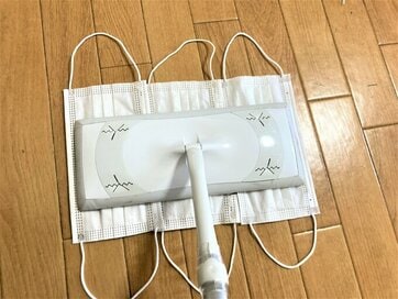 不織布マスクが掃除グッズに大変身。ワイパーに、すき間の汚れに