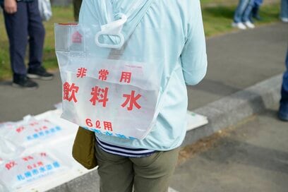 地震発生後、在宅避難で「最優先で確保したいもの」は。被災した家の“復旧リミット”も解説