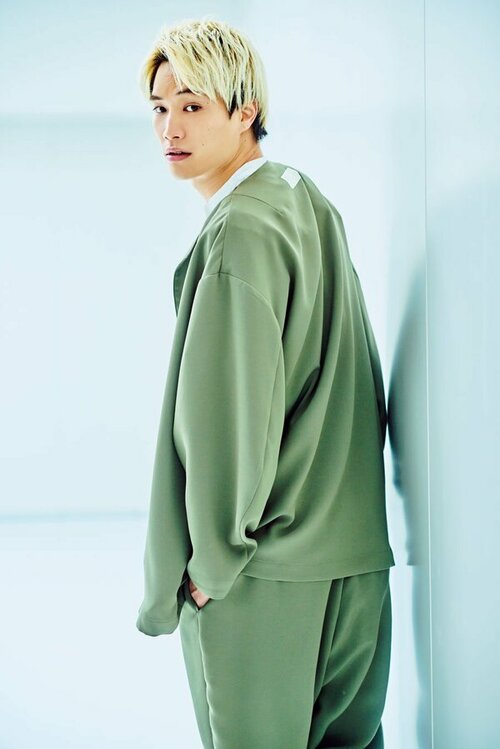 鈴木さん立ち姿