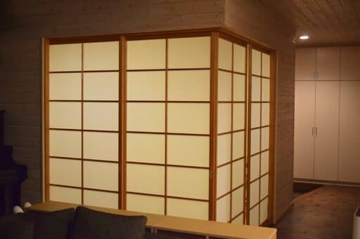障子を閉めた和室
