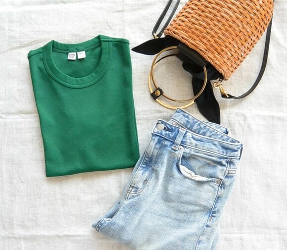 かごバッグとデニム