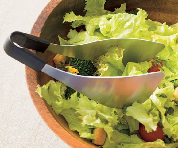 サーブのしやすさにびっくり! ステンレス製のトング