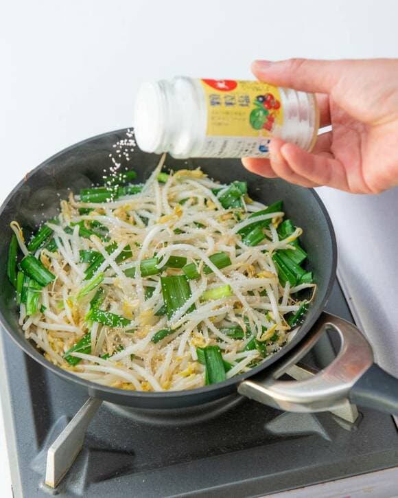 モヤシ1袋とニラ1束