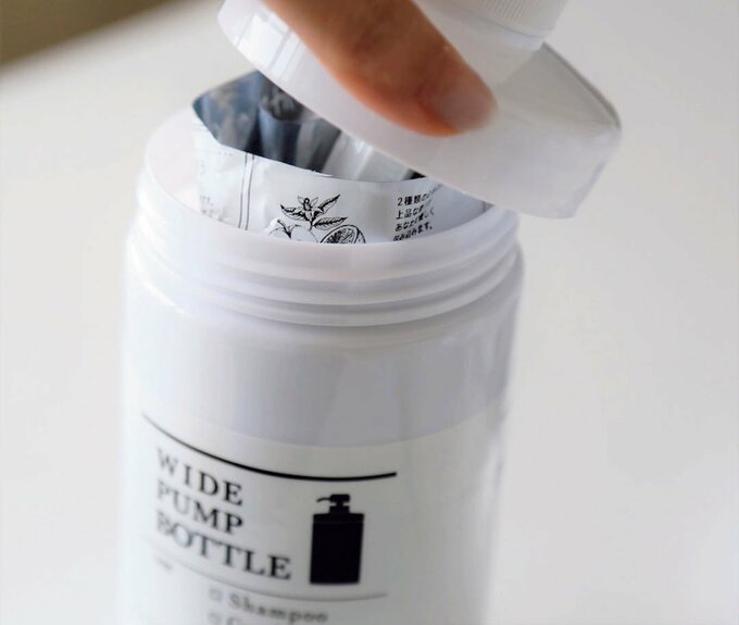 袋が入ったボトル