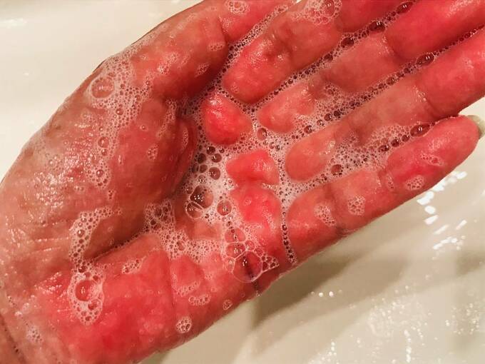 泡立てた手のひら