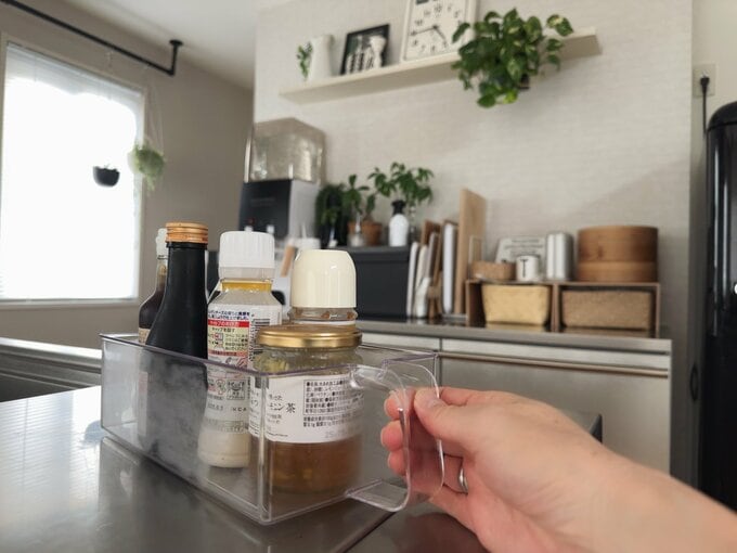 取っ手つきの収納ケース