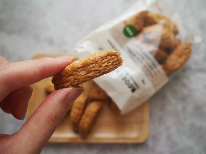 手に持った栗のひとくちクロワッサン