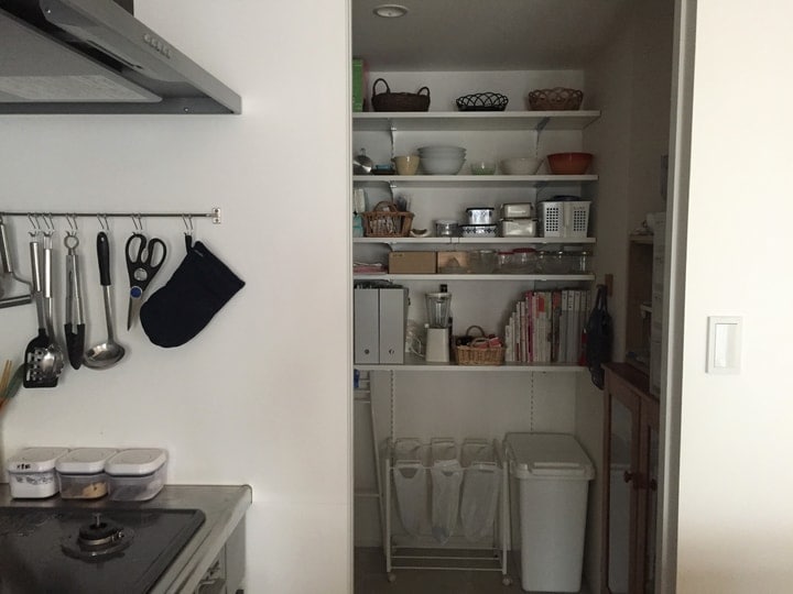 棚は固定or稼働式 パントリーの使い勝手を5段階評価で振り返る Esseonline エッセ オンライン