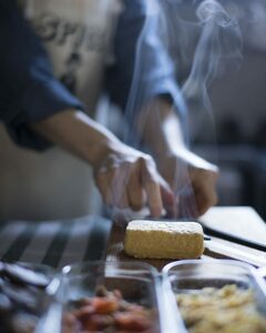 卵焼きは朝焼いてつめる