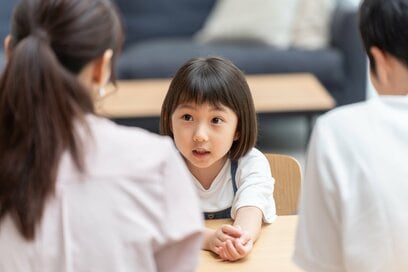 「習い事をやめたい」と言われたら。子どもの意欲を下げる“やってはいけない声かけ”は