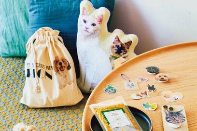 愛犬や愛猫の「カスタムペットグッズ」。スマホケースやバッグ、専用ペットフードも