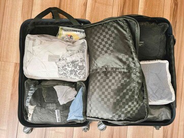 家族4人旅も身軽になるスリコの「圧縮バッグ」。スーツケース1つに全員の荷物が収まった
