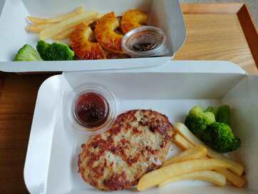 50代、毎日ごはんをつくらなくてもいい。忙しいときは「外食よりデリバリー」な理由3つ