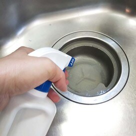 排水口掃除テク＆便利アイテムまとめ 。 いや～な臭いやヌメリをスッキリ！