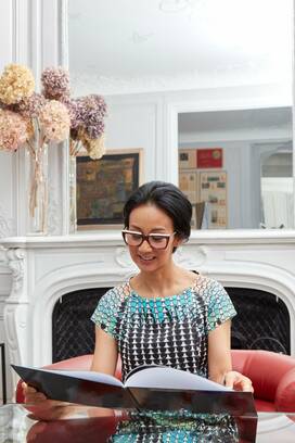 中村江里子さんが老眼鏡をかけて気づいたこと。加齢を前向きに受け止める