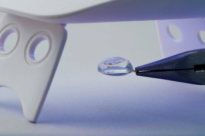 LEDライトを照射する