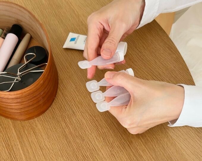 詰め替えチューブ