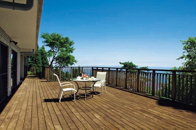 タカショーの「ロアウッドデッキ」