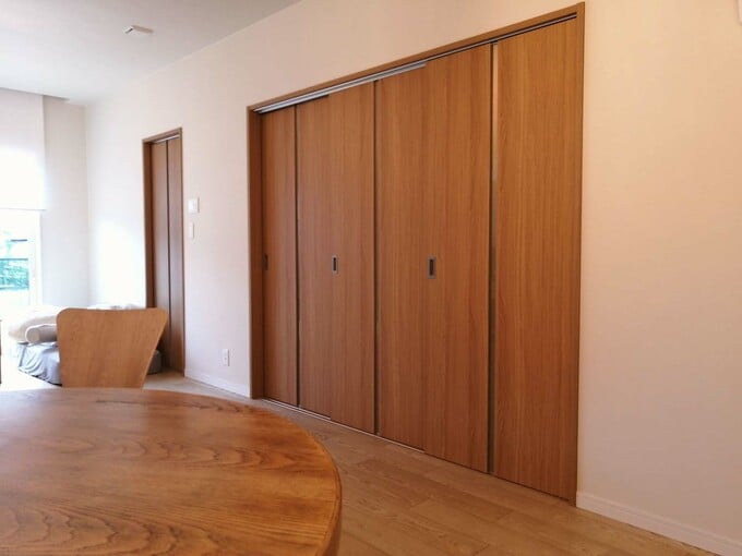 和室の引き戸を閉めきったところ