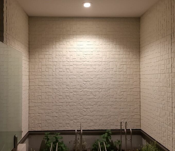 人感センサーライトを設置した自転車置き場